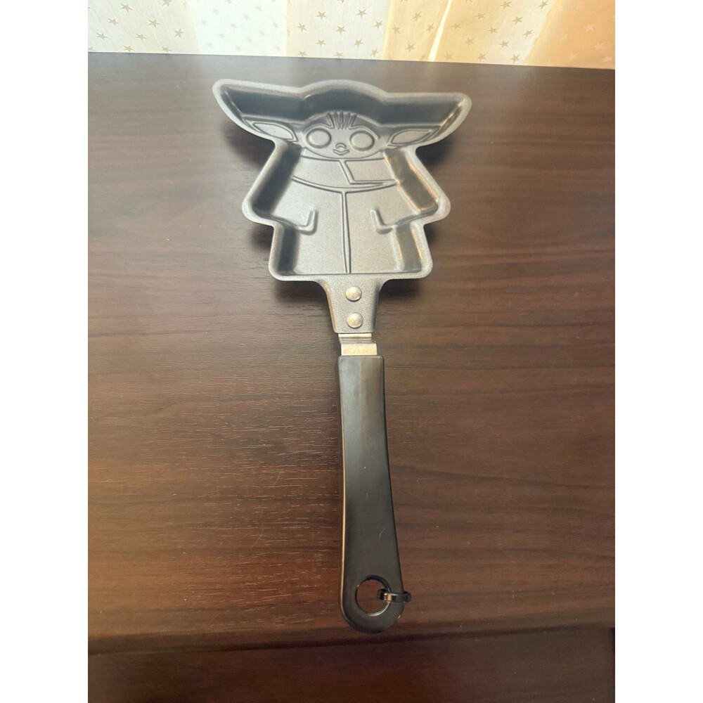 The Mandalorian Grogu Disney Star Wars Mini Pancake Skillet Baby Yoda NonStick